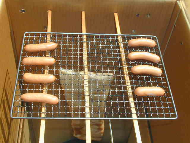 ついでにソーセージをスモーク