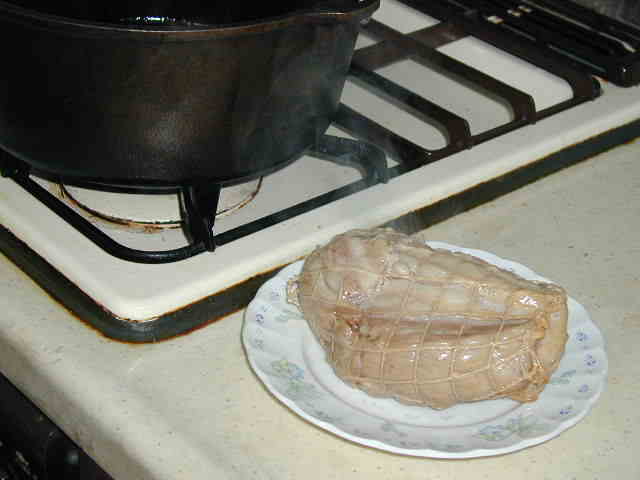 蒸し上がったバラ肉